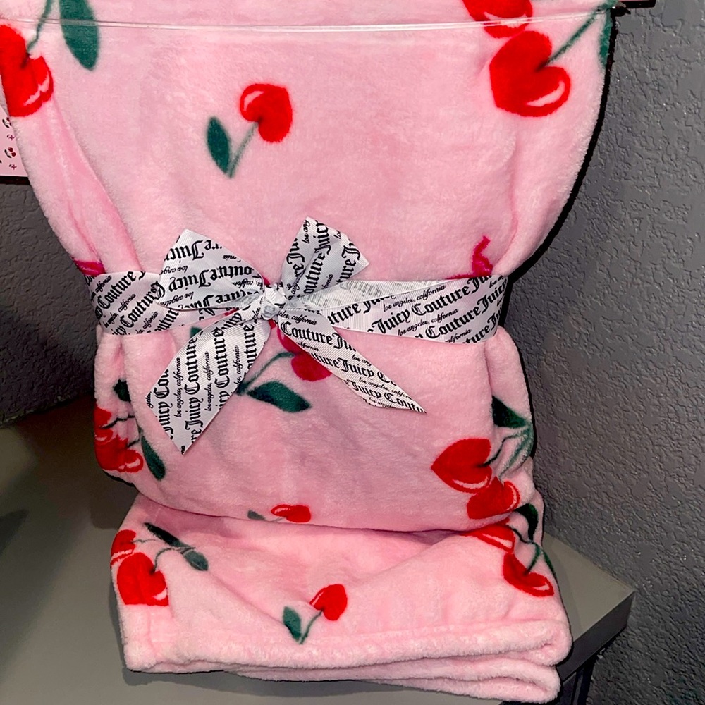 Juicy cherry plush blanket